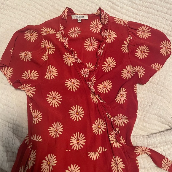 Madewell Ruffle-Edge Midi Wrap Dress in Daisy Daydream - Picture 9 of 9